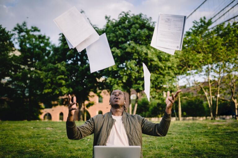 Jeunes diplômés : comment intégrer facilement le marché de travail