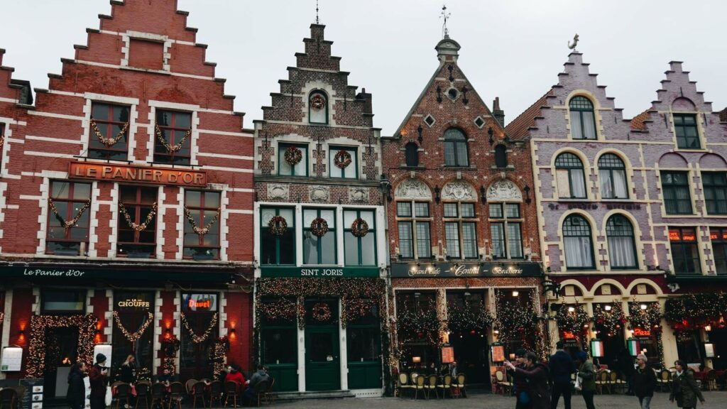 Découvrir les Merveilles du Marché de Noël de Lille 2022 : Guide Ultime pour les Amateurs de Festivités