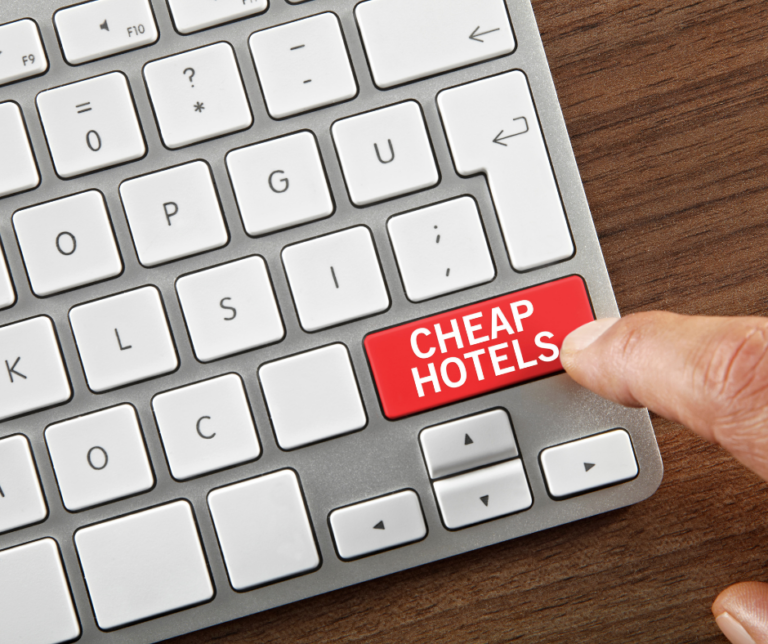 clavier cheap hotel