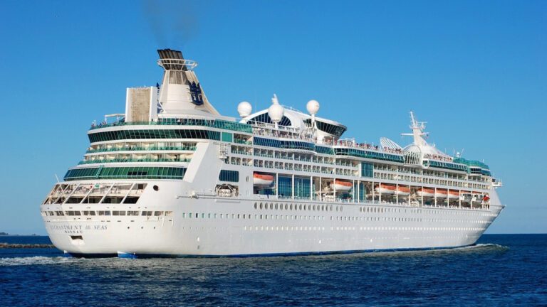 Réservez une croisière en ligne : itinéraires variés, départs toute l'année et bons plans !