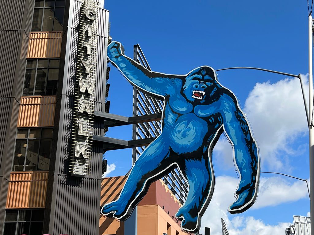 Panneau Universal CityWalk avec King Kong