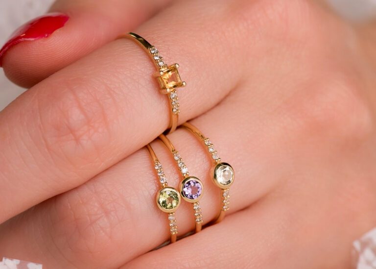 main bague or et diamants