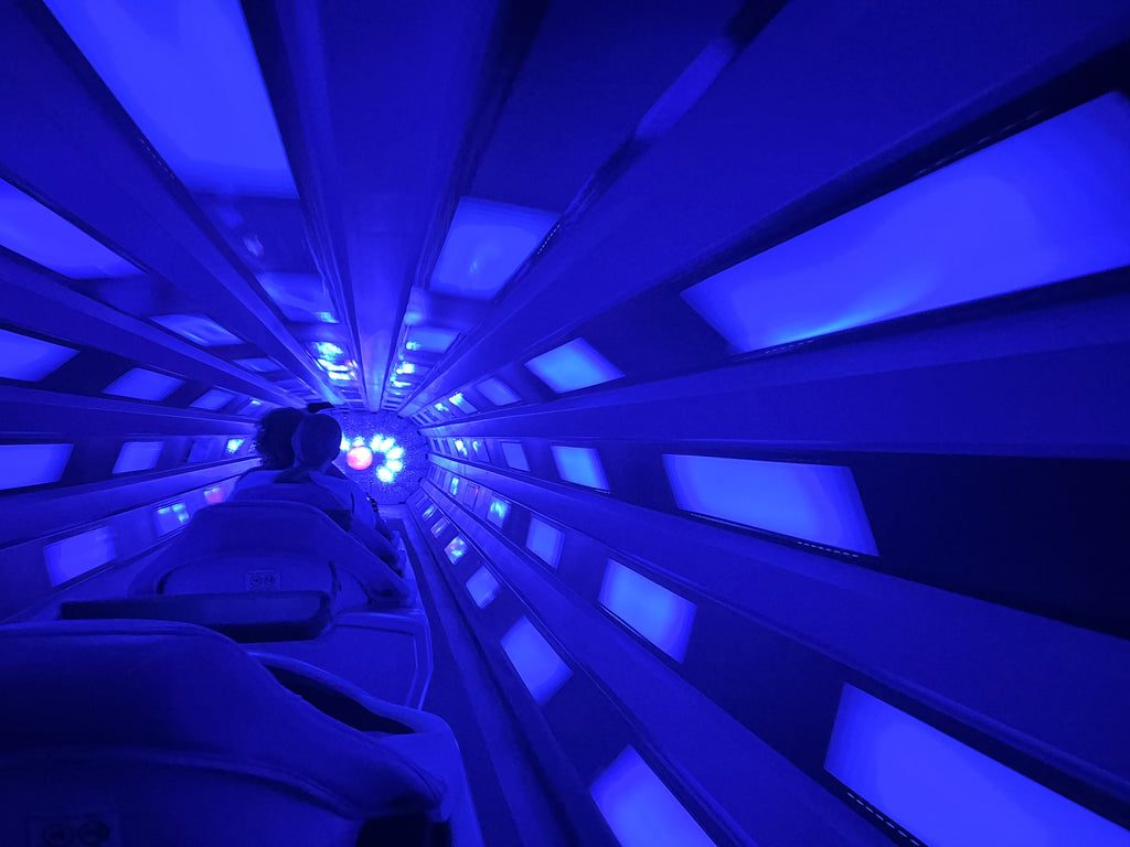 Tunnel bleu sur Space Mountain
