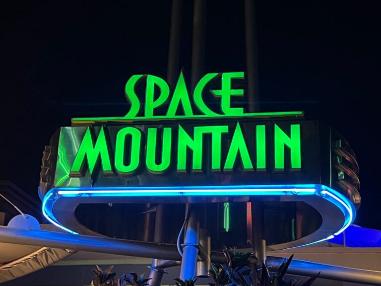 Le guide ultime de Space Mountain | FAQ, conseils et secrets