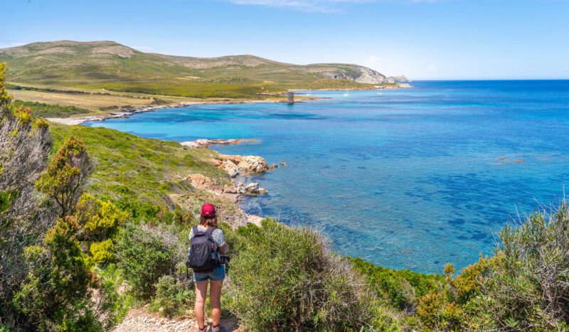 Découverte en images : quelle carte du Cap Corse choisir pour votre aventure ?