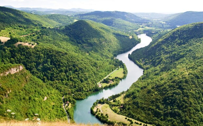 Week-end dans le Jura : découvertes incontournables pour une échappée nature