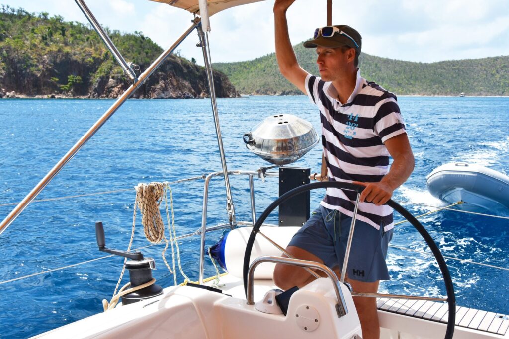 Naviguer vers le bonheur : comment organiser vos vacances sur un bateau ?