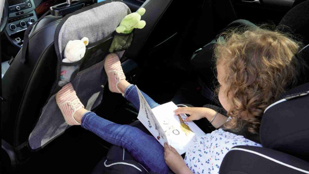 Organiser un voyage en voiture avec un bébé de 1 semaine : conseils et astuces essentiels