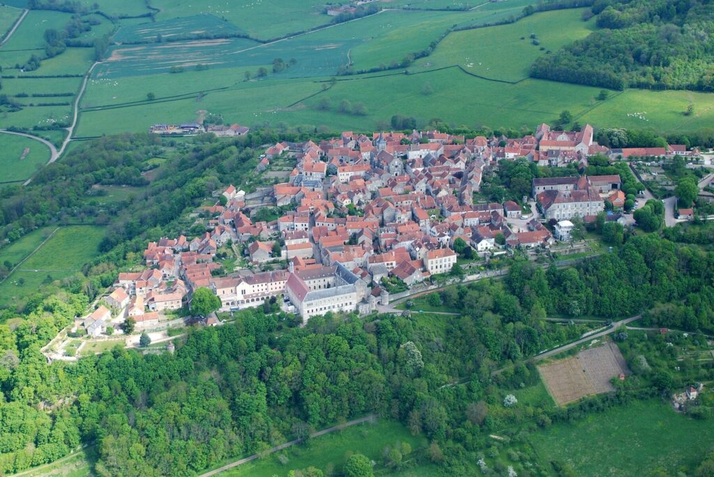 Visiter Flavigny-sur-Ozerain : découverte d&rsquo;un des plus beaux villages de France