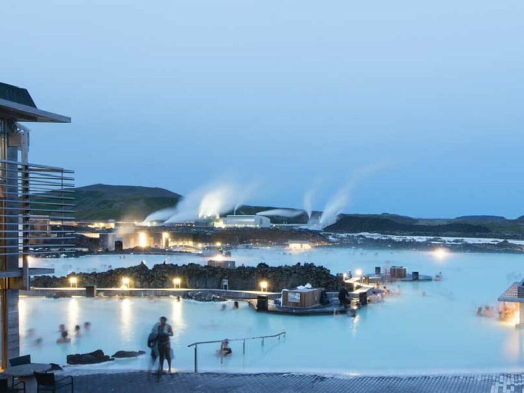 découvrir le blue lagoon hotel en islande : luxe et détente au coeur des eaux turquoise