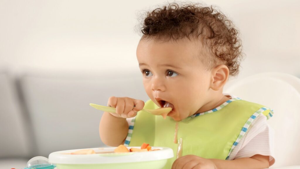 L&rsquo;introduction du houmous dans l&rsquo;alimentation de bébé: conseils et recettes