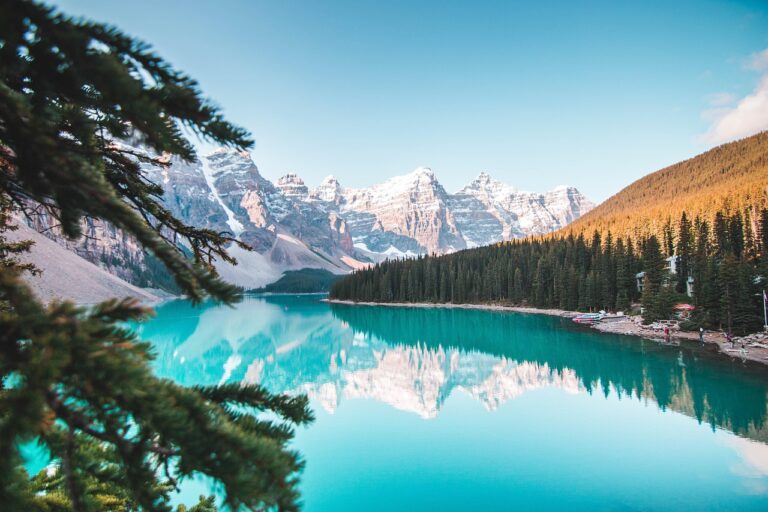 canada montagnes lac