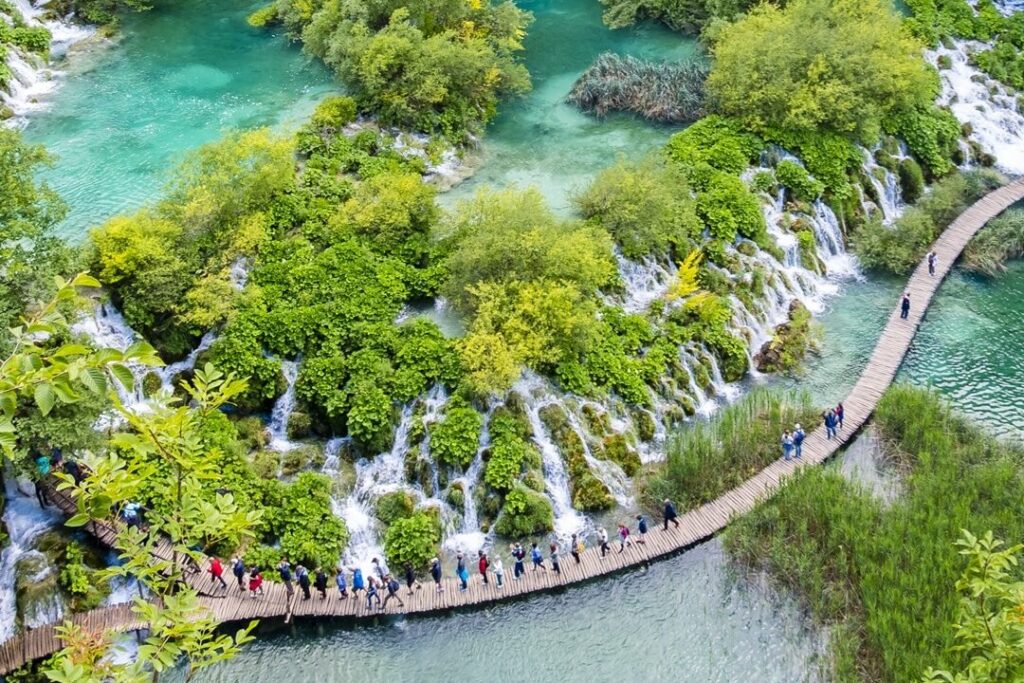Visiter les lacs de Plitvice : conseils pratiques pour une entrée réussie