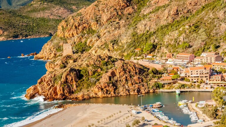 Porto Ota : quelle est la meilleure période pour visiter ce joyau corse ?