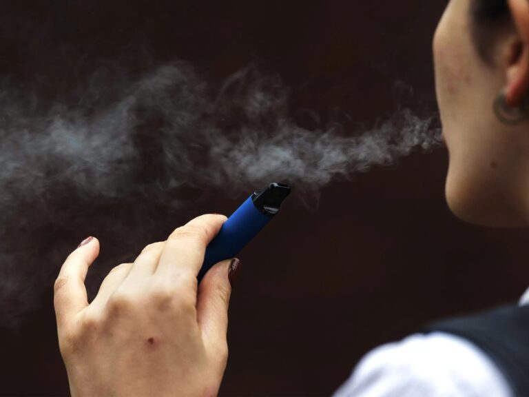 personne de coté vapotage