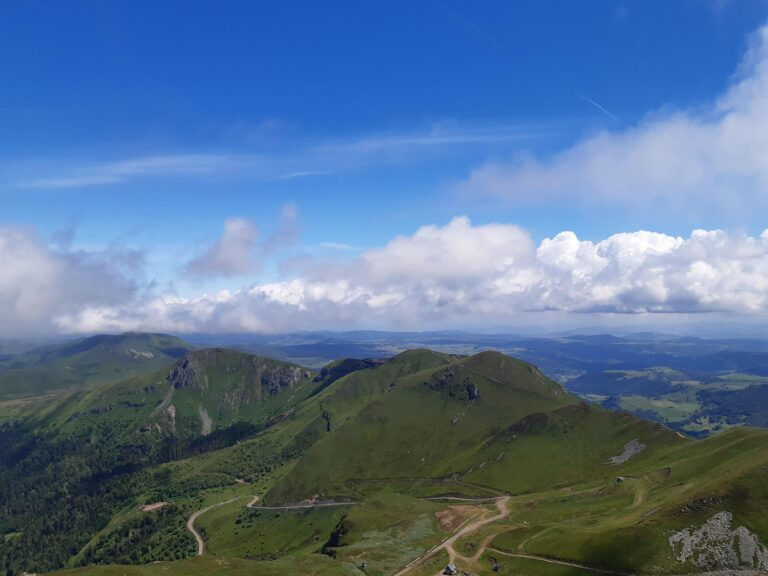 Randonnée au Puy de Sancy : le guide complet depuis Mont-Dore