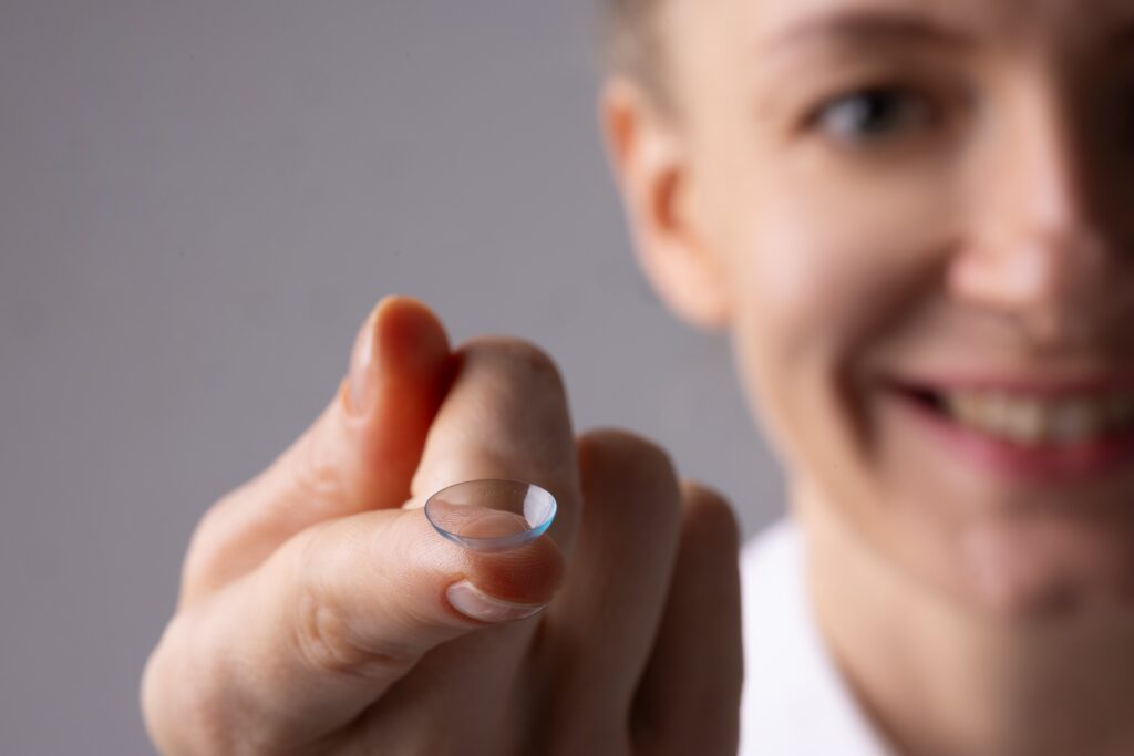 Choisir les meilleures lentilles de contact : guide d’achat et conseils